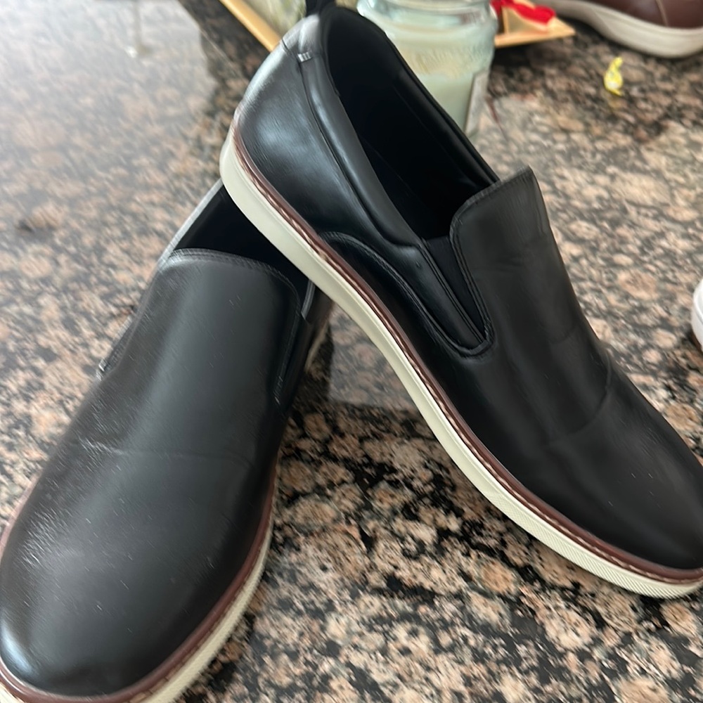 Men’s Alfani slip on shoes. Size 11